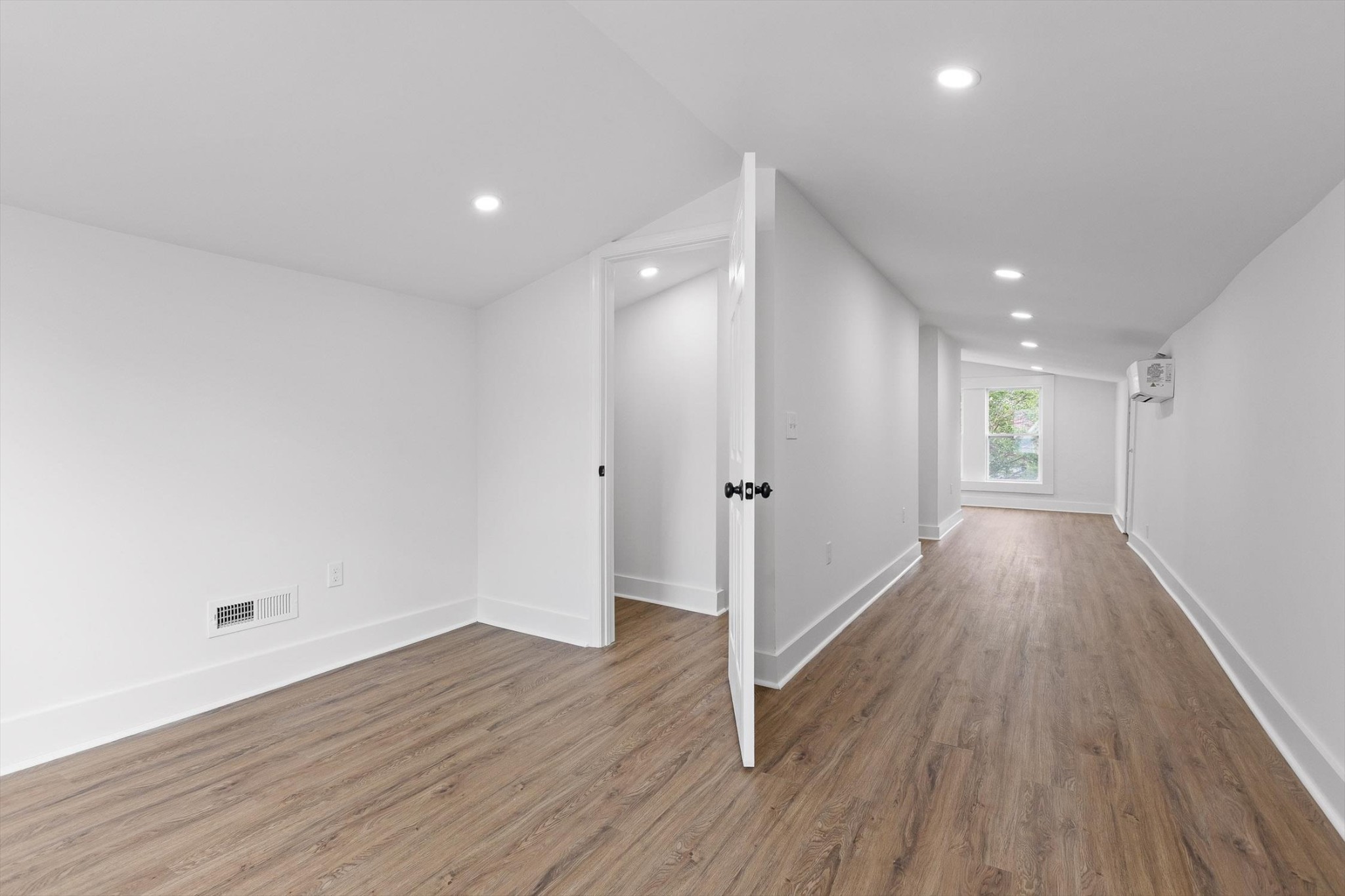 2917 East Crescent Circle Chattanooga, TN 37407 - Photo 3 of 45 a view of entryway with wooden floor