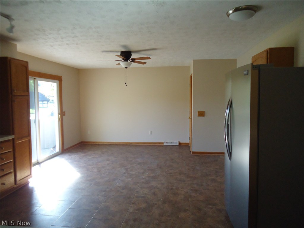 1656 Ridgewood Road Wadsworth, OH 44281 - Photo 5 of 23 Gallery Image 5