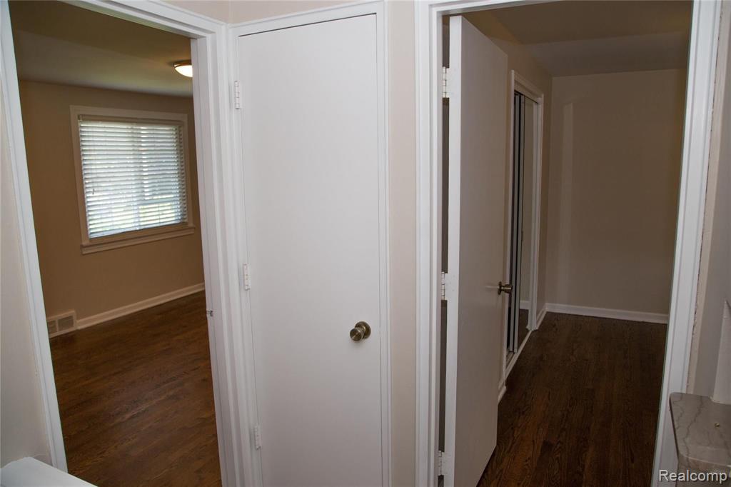 1522 West Webster Road Royal Oak, MI 48073 - Photo 22 of 33
