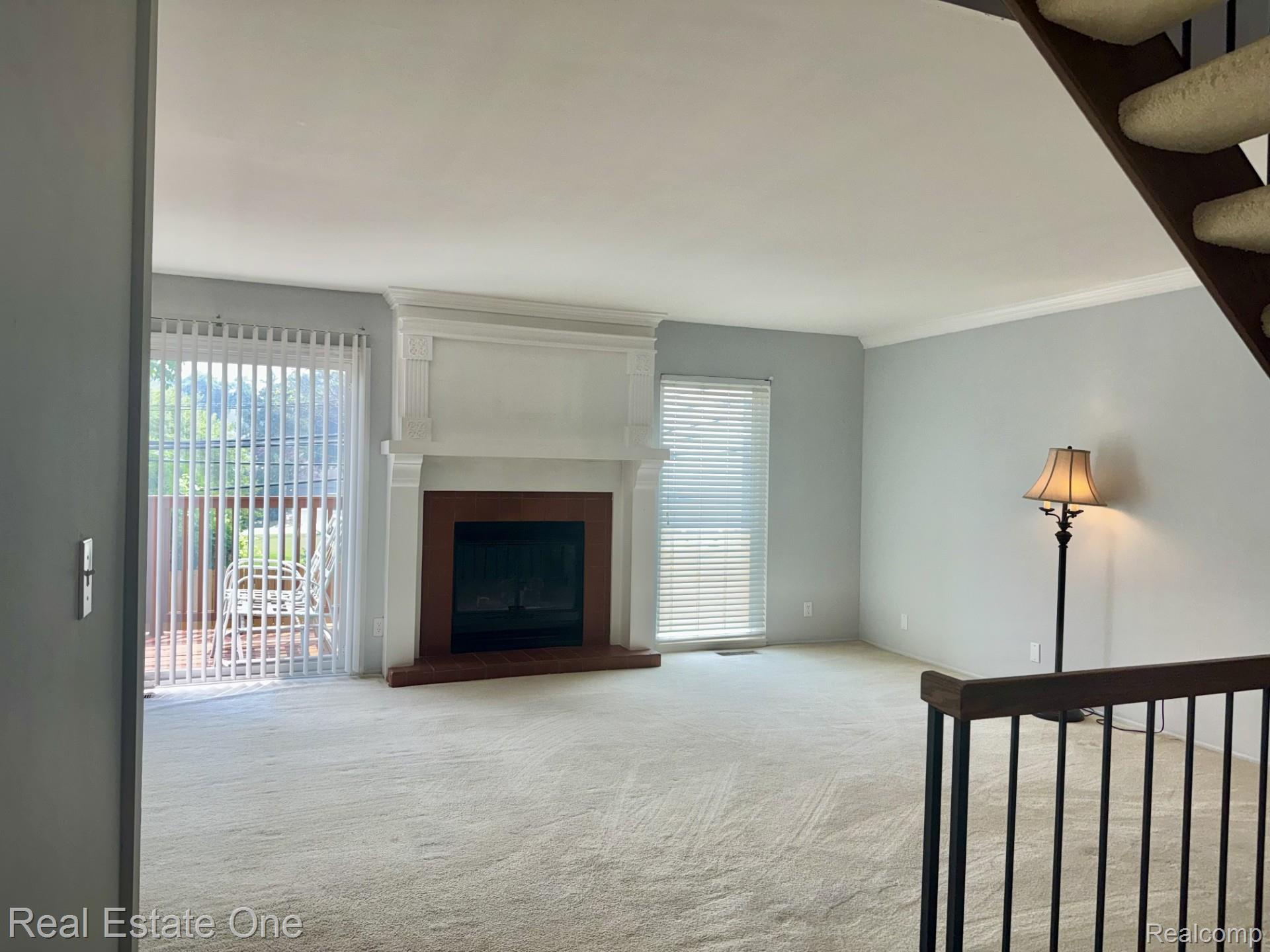 2963 Meadowbrook Drive Rochester, MI 48309 - Photo 9 of 48 Entry to living rm.jpeg