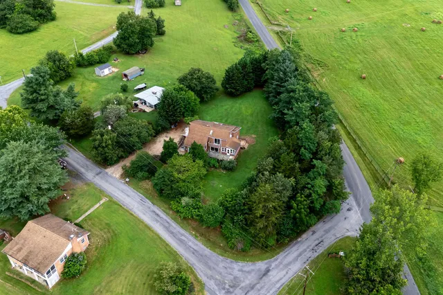 $379,900 | 120 Big Oak Drive, Luray, VA 22835