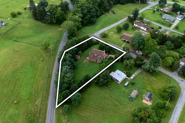 $379,900 | 120 Big Oak Drive, Luray, VA 22835