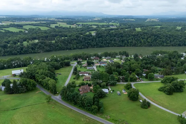 $379,900 | 120 Big Oak Drive, Luray, VA 22835