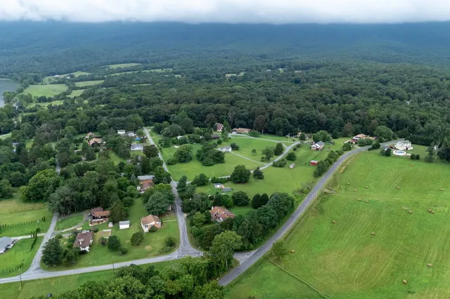 $379,900 | 120 Big Oak Drive, Luray, VA 22835