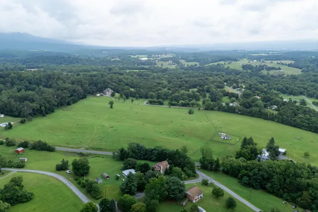 $379,900 | 120 Big Oak Drive, Luray, VA 22835