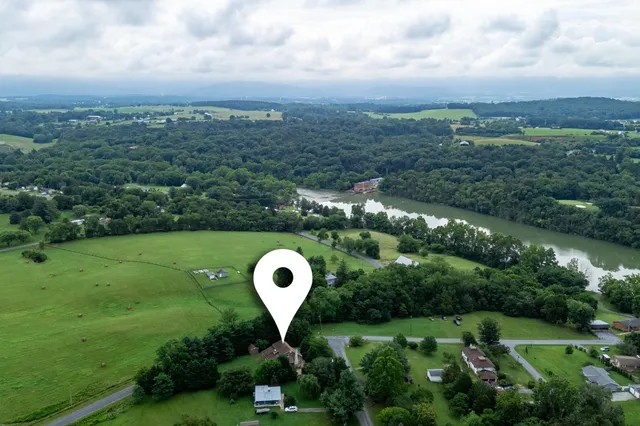 $379,900 | 120 Big Oak Drive, Luray, VA 22835