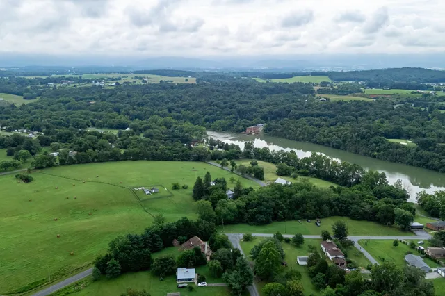 $379,900 | 120 Big Oak Drive, Luray, VA 22835