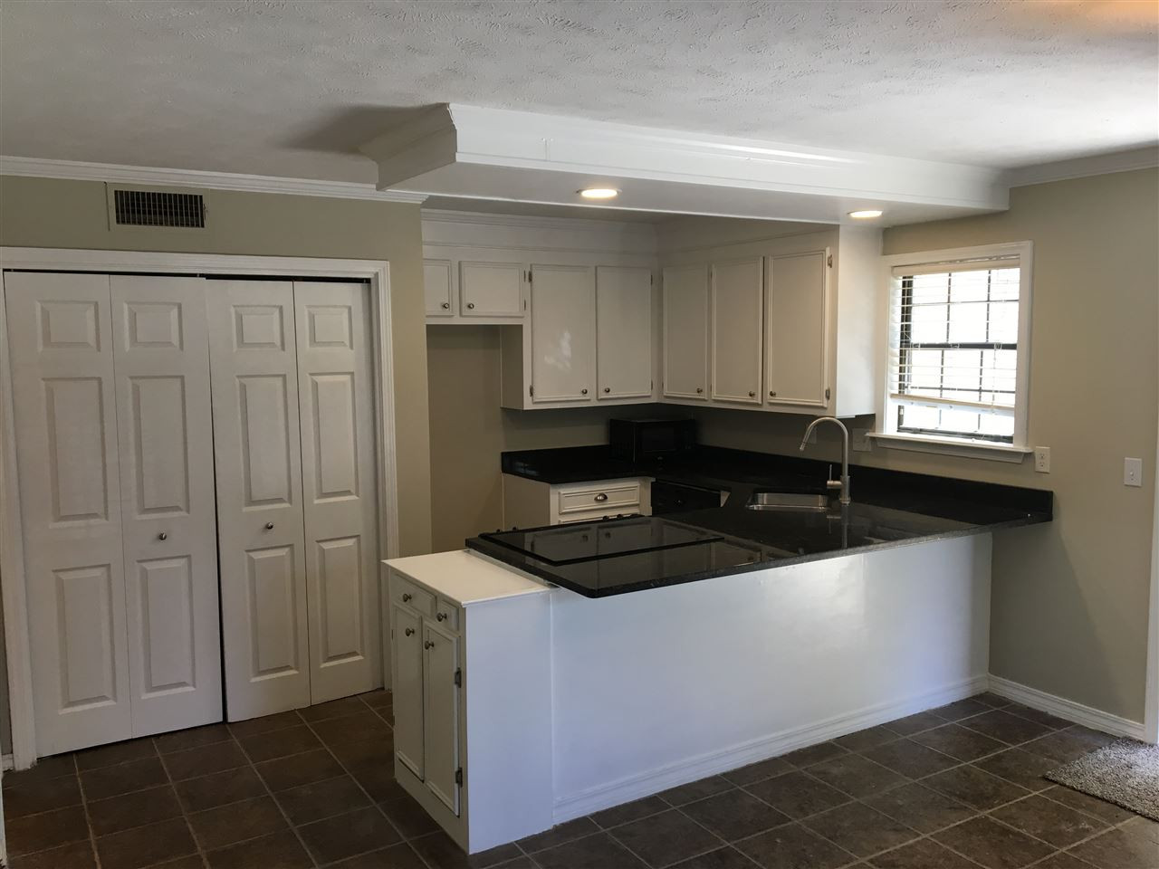 751 Wicklow Place, Unit B Ridgeland, MS 39157 - Photo 4 of 8 Photo 4