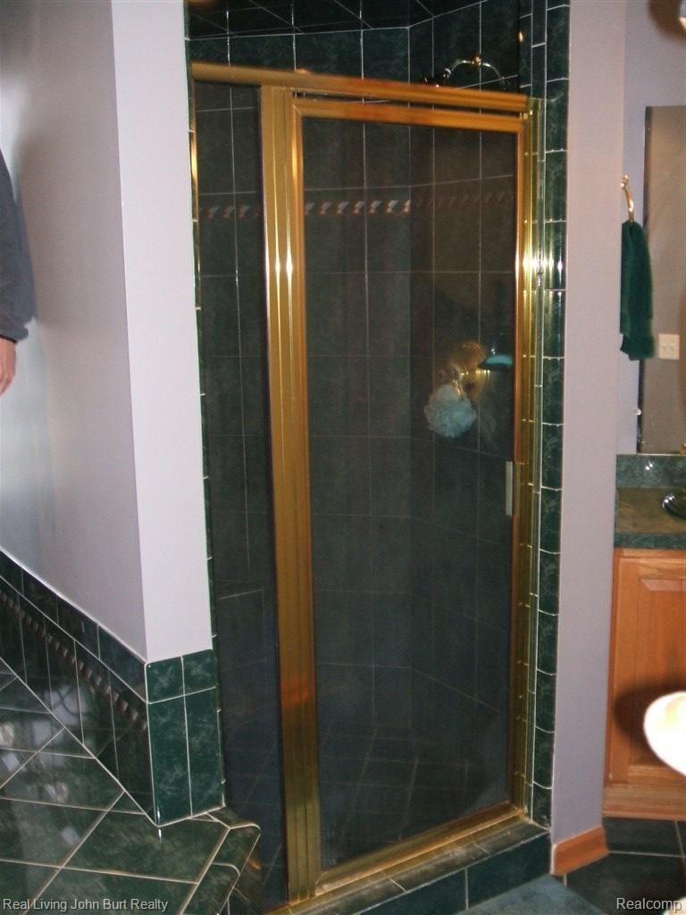 4703 Havens Road Dryden, MI 48428 - Photo 15 of 20 master bath2.JPG
