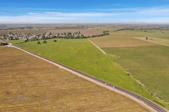 a view of an outdoor space and lakeside