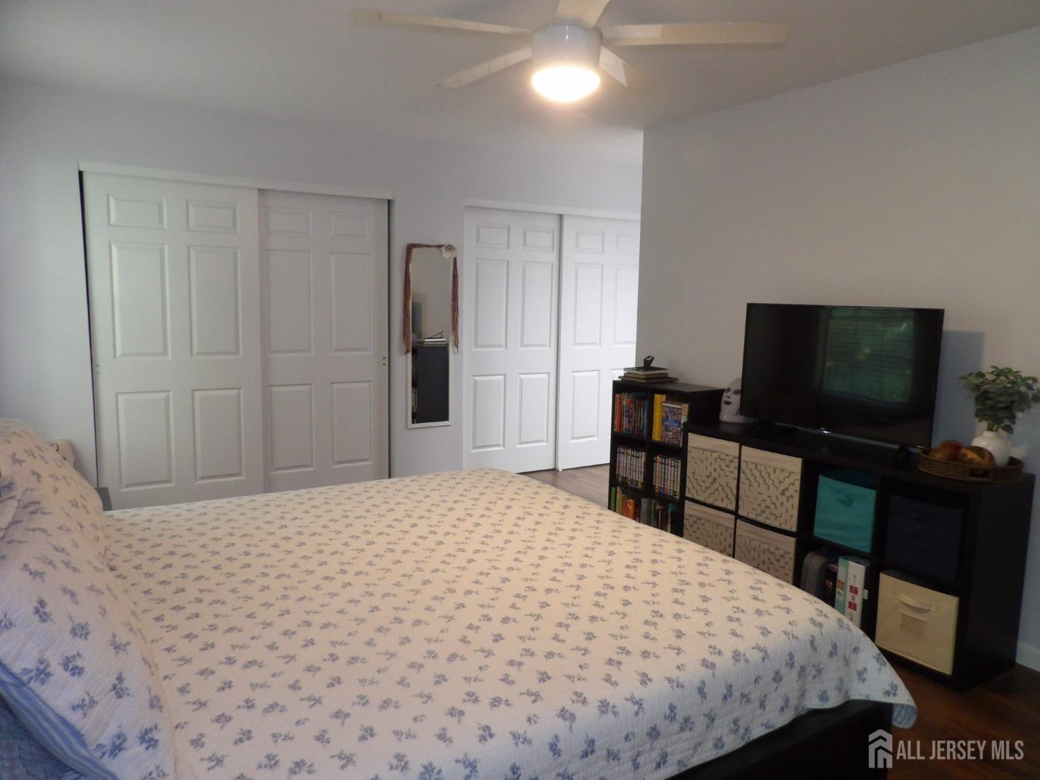 605 Timber Oaks Road Edison, NJ 08820 - Photo 20 of 43