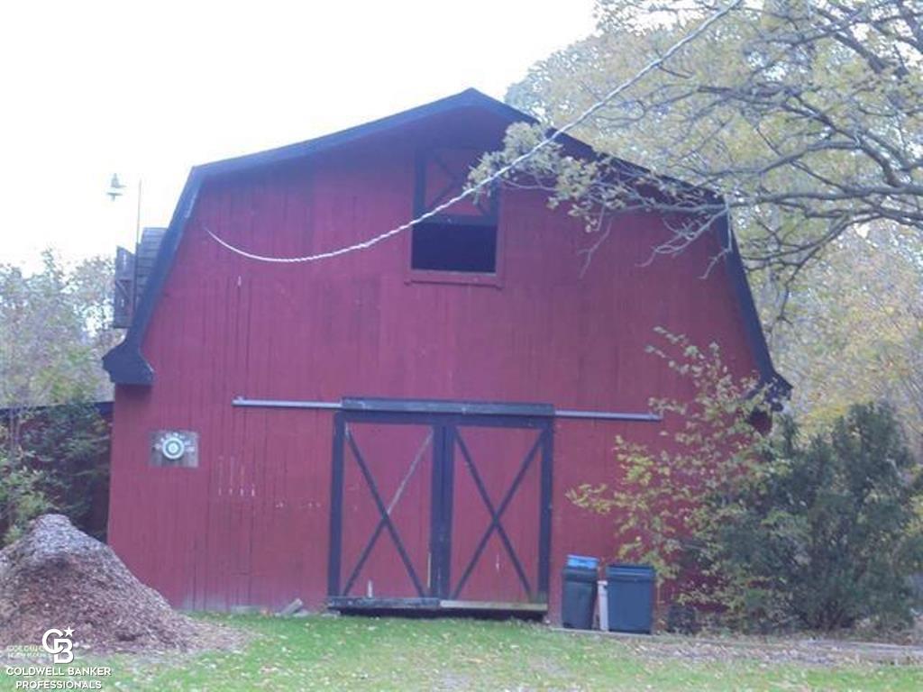9187 Springborn Road Casco, MI 48064 - Photo 44 of 60 31372455-43.JPG