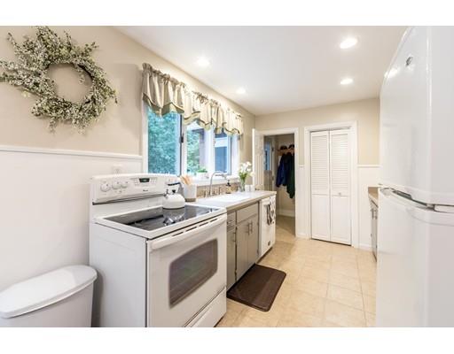 8 Cedar Street Reading, MA 01867 - Photo 8 of 27 Gallery Image 8
