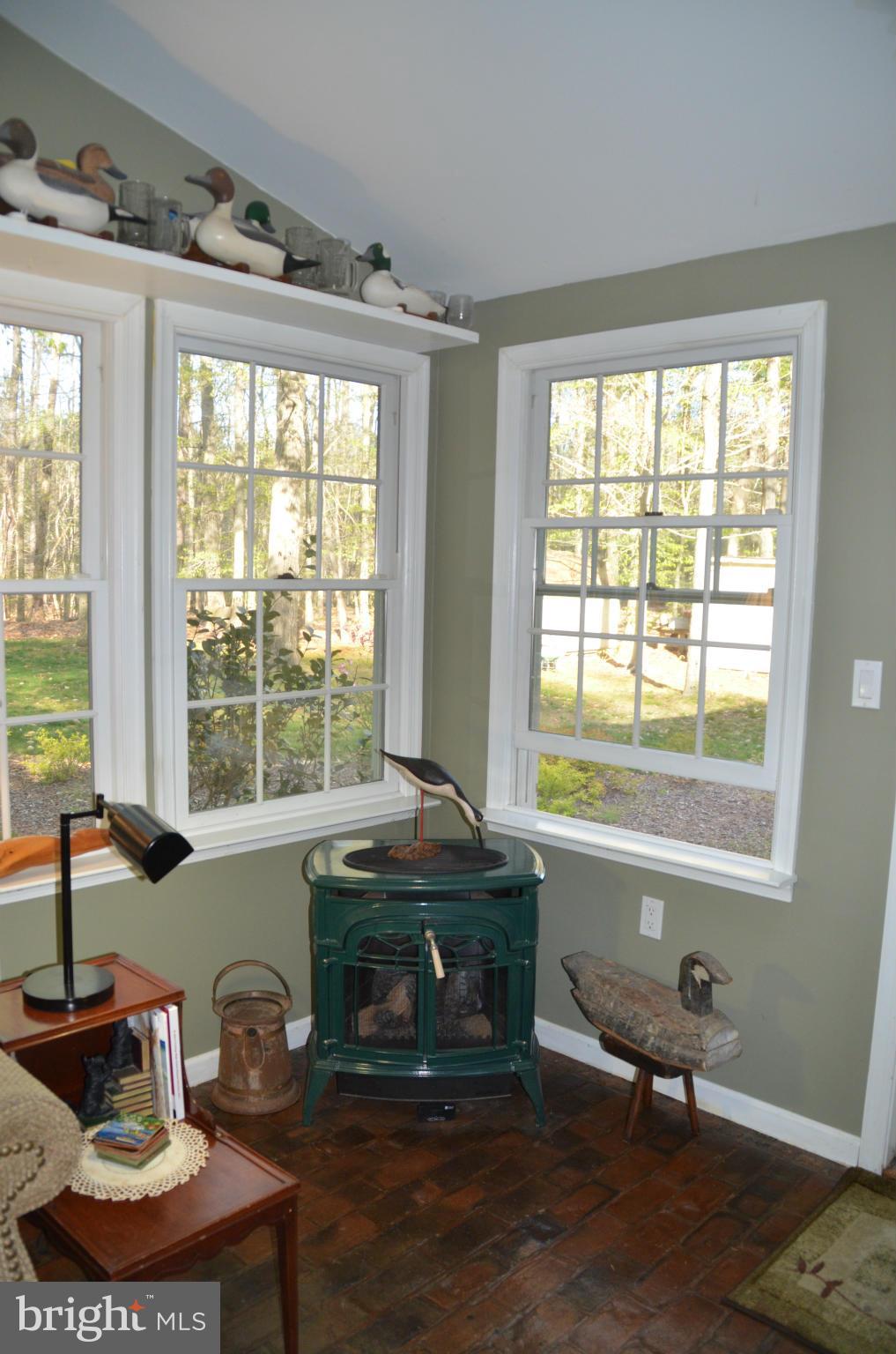 6299 Landing Neck Road Easton, MD 21601 - Photo 11 of 30 Family Room