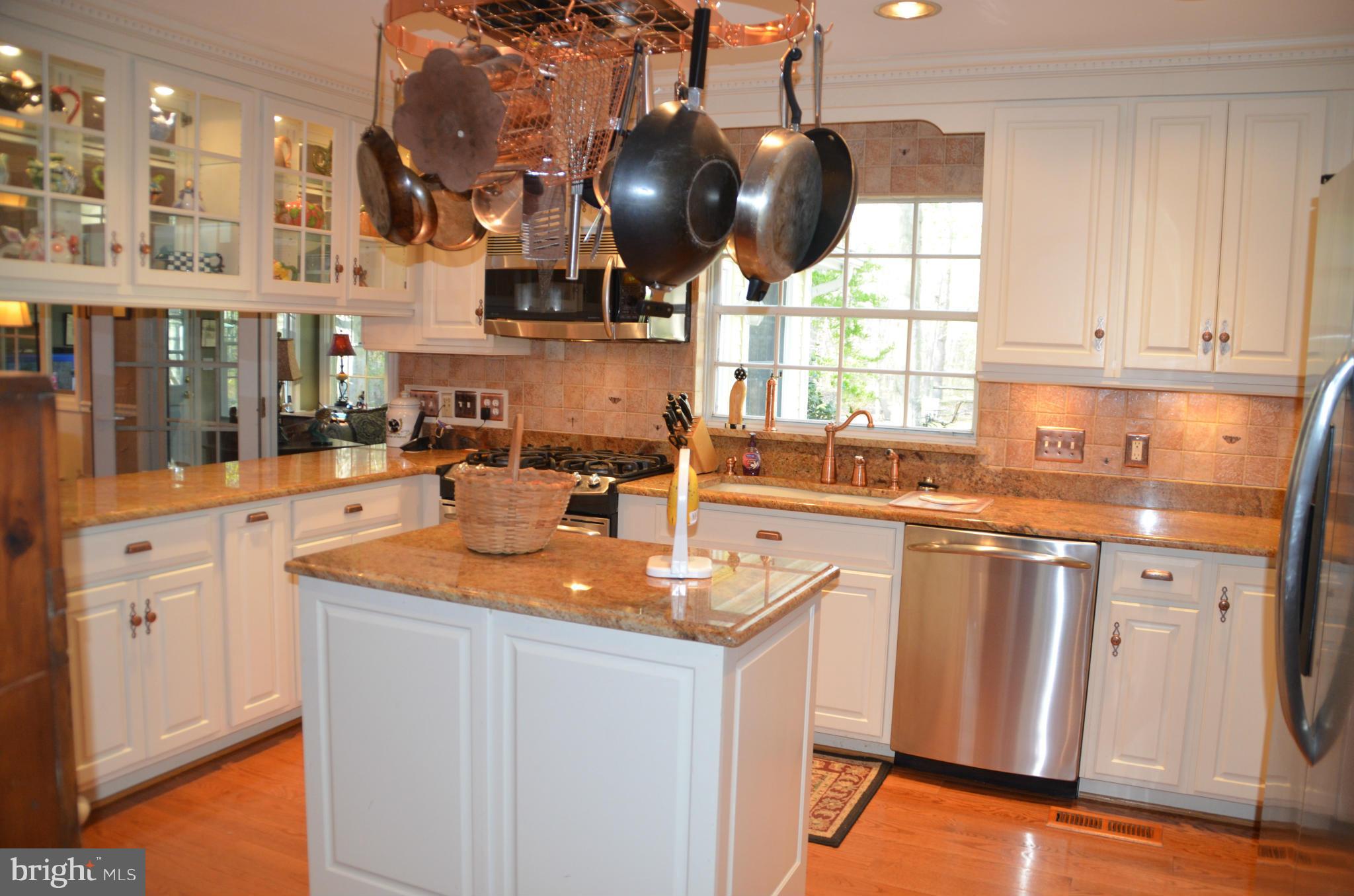 6299 Landing Neck Road Easton, MD 21601 - Photo 4 of 30 Kitchen