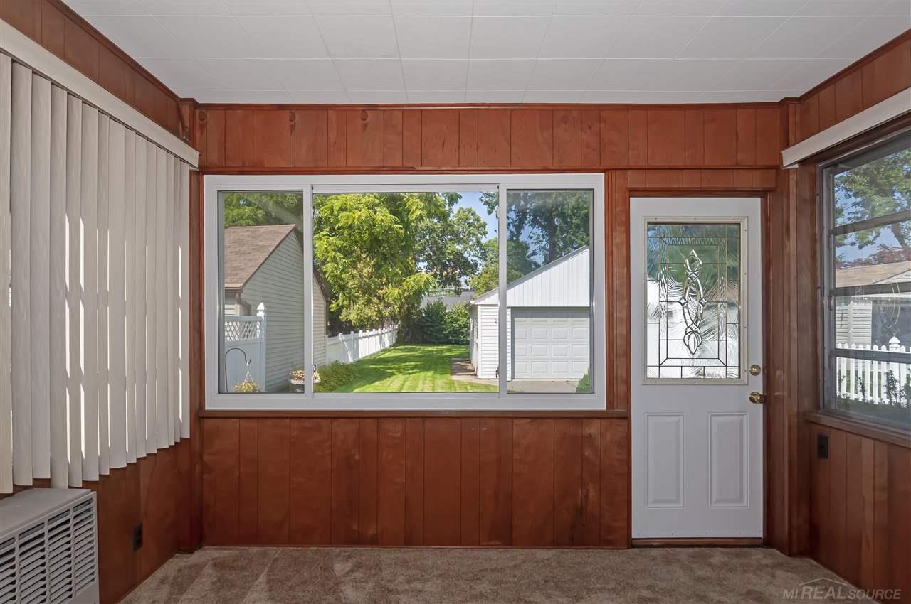 1676 Littlestone Road Grosse Pointe, MI 48236 - Photo 8 of 32 50052516-7.JPG