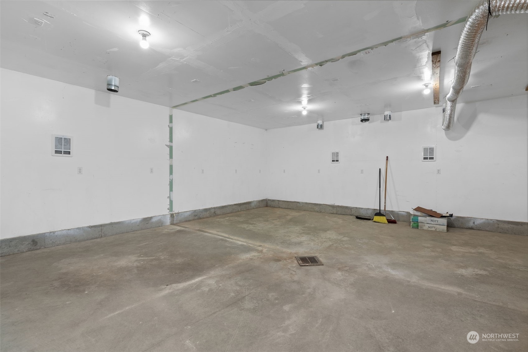 36502 Highway 2 Sultan, WA 98294 - Photo 25 of 35