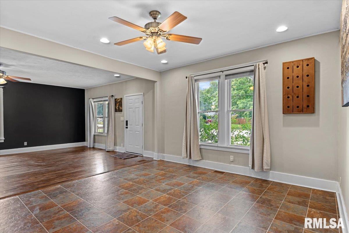 509 South Walnut Street Rochester, IL 62563 - Photo 10 of 31 Gallery Image 10