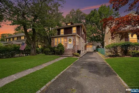$529,000 | 112 Grove Avenue, Verona, NJ 07044