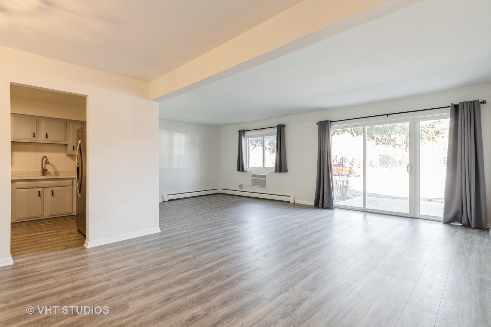10389 Dearlove Road, Unit 1C Glenview, IL 60025 - Photo 2 of 11 Gallery Image 2
