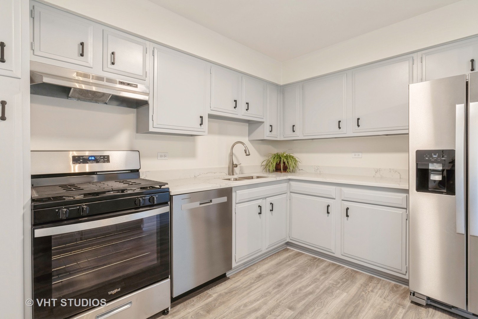 10389 Dearlove Road, Unit 1C Glenview, IL 60025 - Photo 5 of 11 Gallery Image 5
