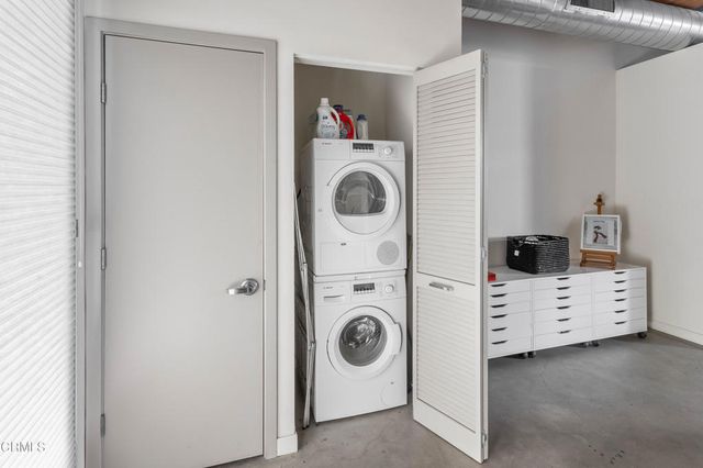 a view of entryway and hall