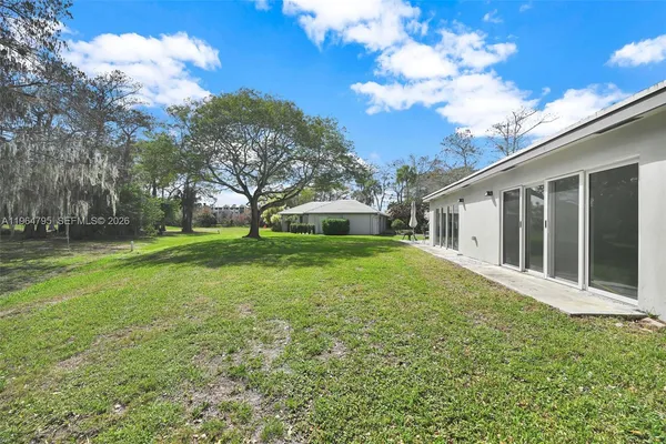 $4,000 | 820 East Cypress Lane, Unit V38, Pompano Beach, FL 33069