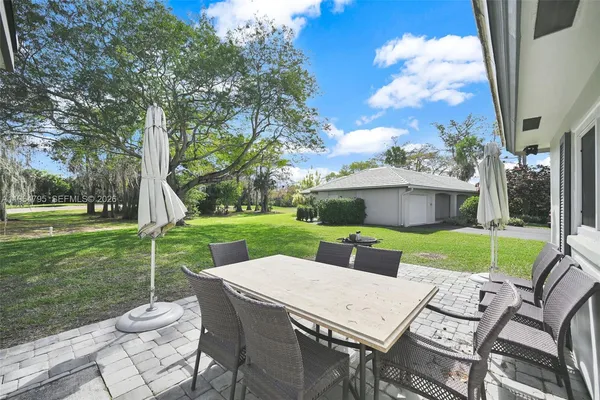 $4,000 | 820 East Cypress Lane, Unit V38, Pompano Beach, FL 33069