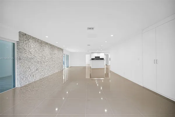 $4,000 | 820 East Cypress Lane, Unit V38, Pompano Beach, FL 33069