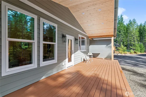 $585,000 | 50 East Blackberry Lane, Union, WA 98592