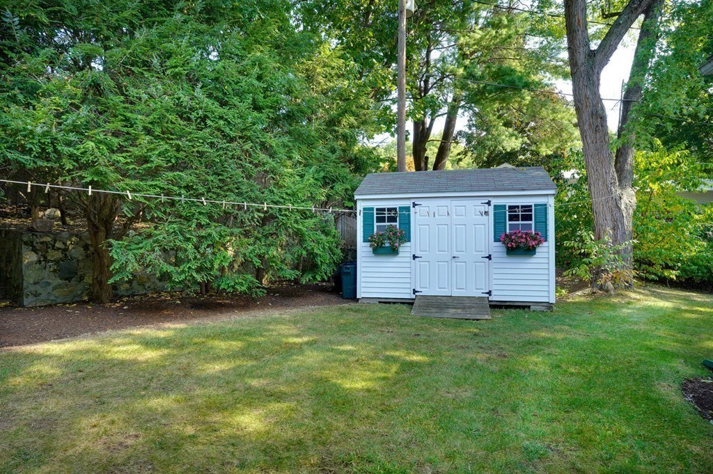 36 Hollywood Road Winchester, MA 01890 - Photo 5 of 29 Gallery Image 5