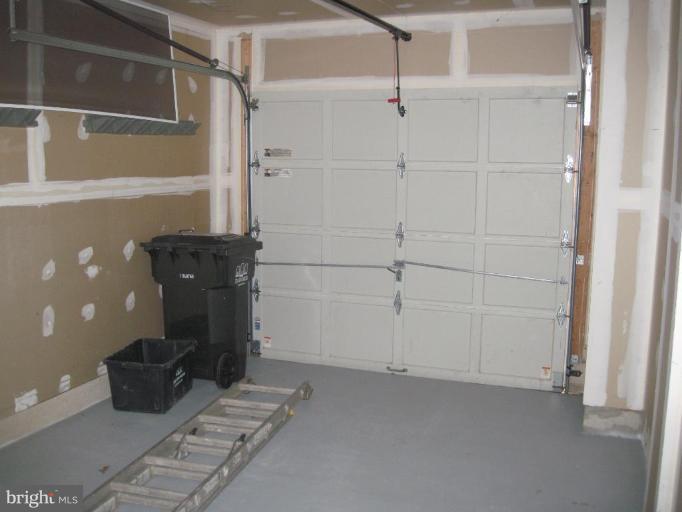 14856 Bolton Road Centreville, VA 20121 - Photo 17 of 30 Garage 1