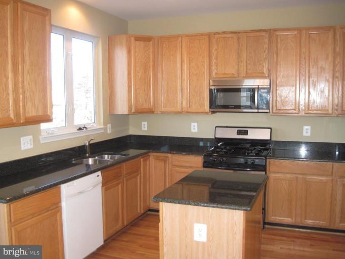 14856 Bolton Road Centreville, VA 20121 - Photo 4 of 30 Kitchen #2