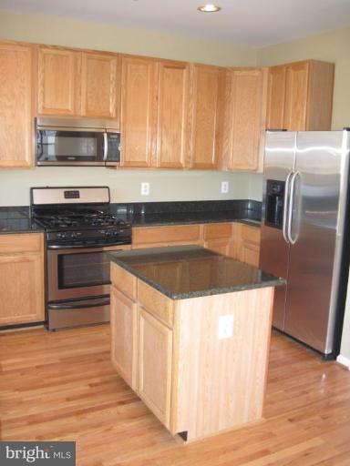 14856 Bolton Road Centreville, VA 20121 - Photo 5 of 30 Kitchen #3