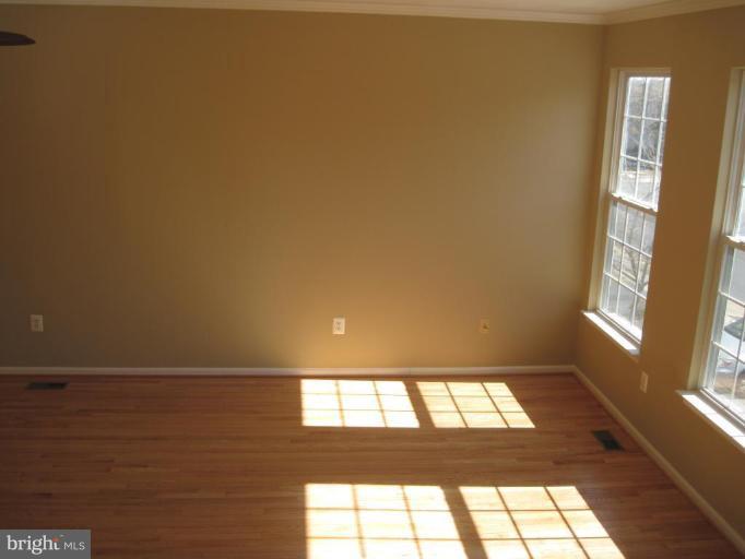 14856 Bolton Road Centreville, VA 20121 - Photo 10 of 30 Living Room #3