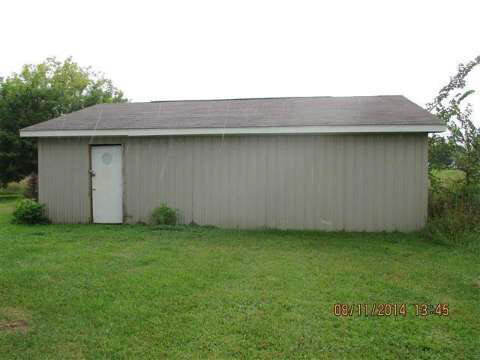 4209 North Center Road Flint, MI 48506 - Photo 4 of 25 20418217-3.JPG