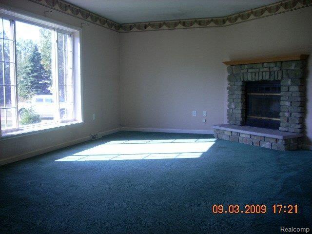 10264 Betterly Road Howell, MI 48855 - Photo 4 of 9 Living Room