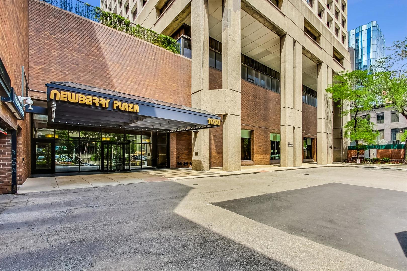 1030 North State Street, Unit 5B Chicago, IL 60610 - Photo 2 of 36 front view of a building