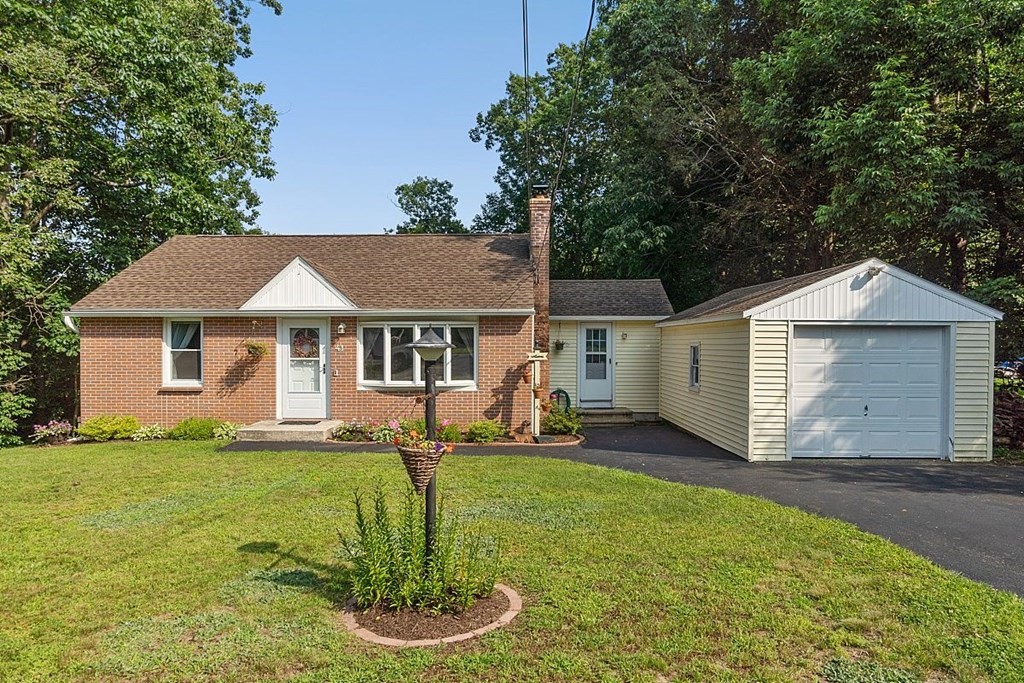 41 North Common Road Westminster, MA 01473 - Photo 1 of 22 Gallery Image 1
