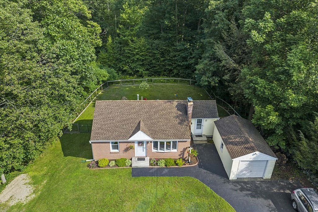 41 North Common Road Westminster, MA 01473 - Photo 2 of 22 Gallery Image 2