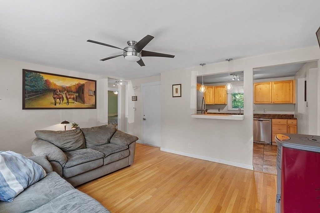41 North Common Road Westminster, MA 01473 - Photo 5 of 22 Gallery Image 5
