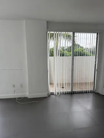 $3,300 | Royal Poinciana, Hollywood, FL 33020