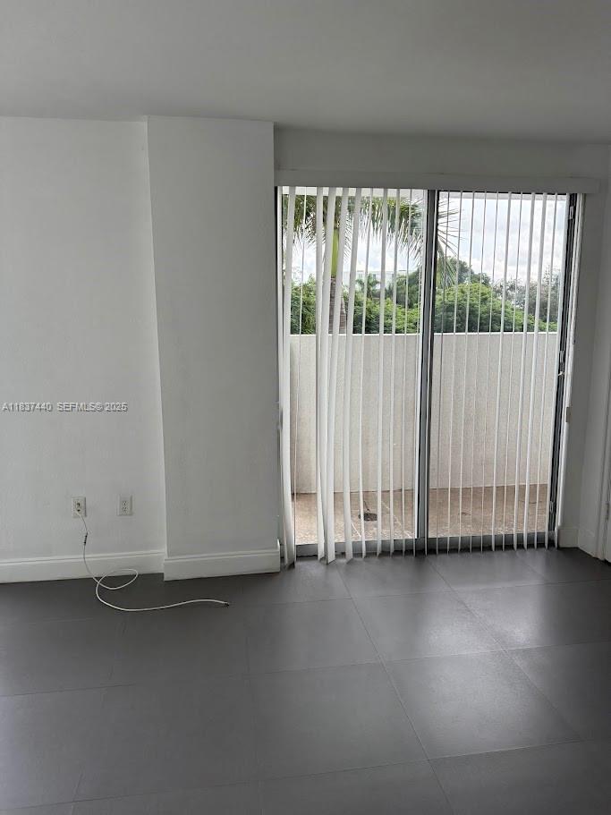 Royal Poinciana Hollywood, FL 33020 - Photo 11 of 30