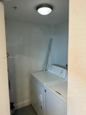 $3,300 | Royal Poinciana, Hollywood, FL 33020