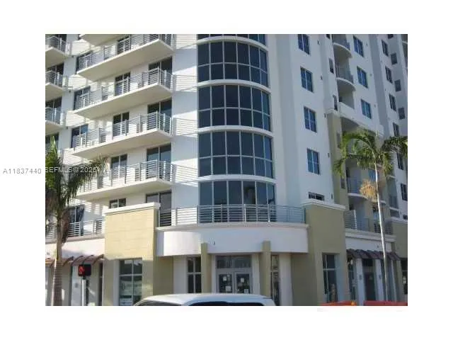 $3,300 | Royal Poinciana, Hollywood, FL 33020