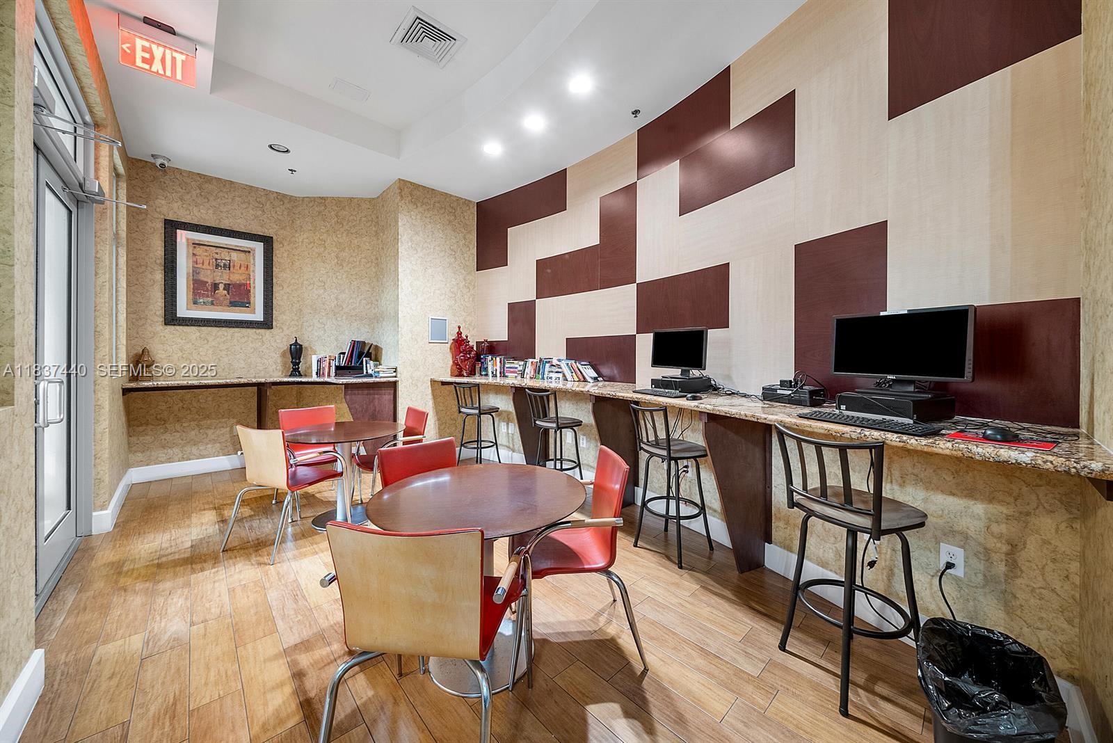 Royal Poinciana Hollywood, FL 33020 - Photo 23 of 30