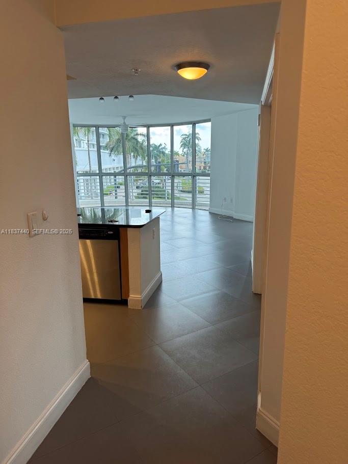 Royal Poinciana Hollywood, FL 33020 - Photo 6 of 30