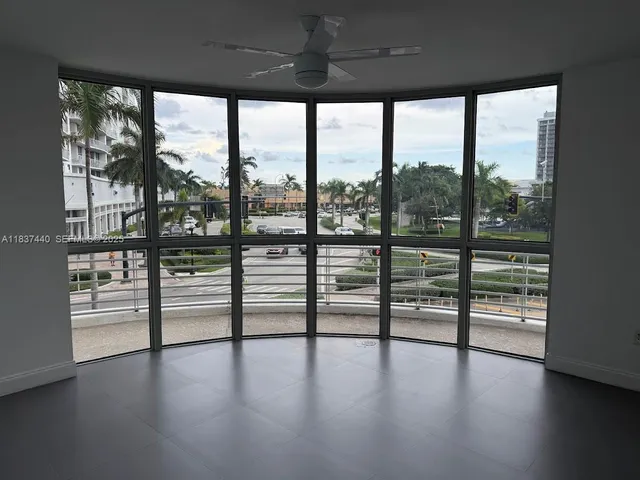 $3,300 | Royal Poinciana, Hollywood, FL 33020