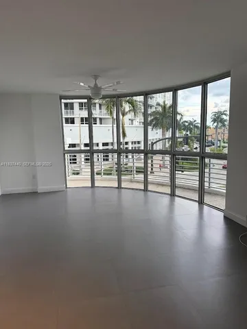 $3,300 | Royal Poinciana, Hollywood, FL 33020