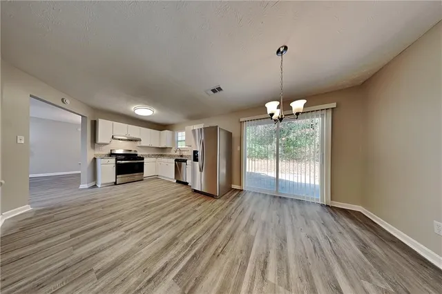 $1,750 | 554 Sherwood Oaks Road, Stone Mountain, GA 30087